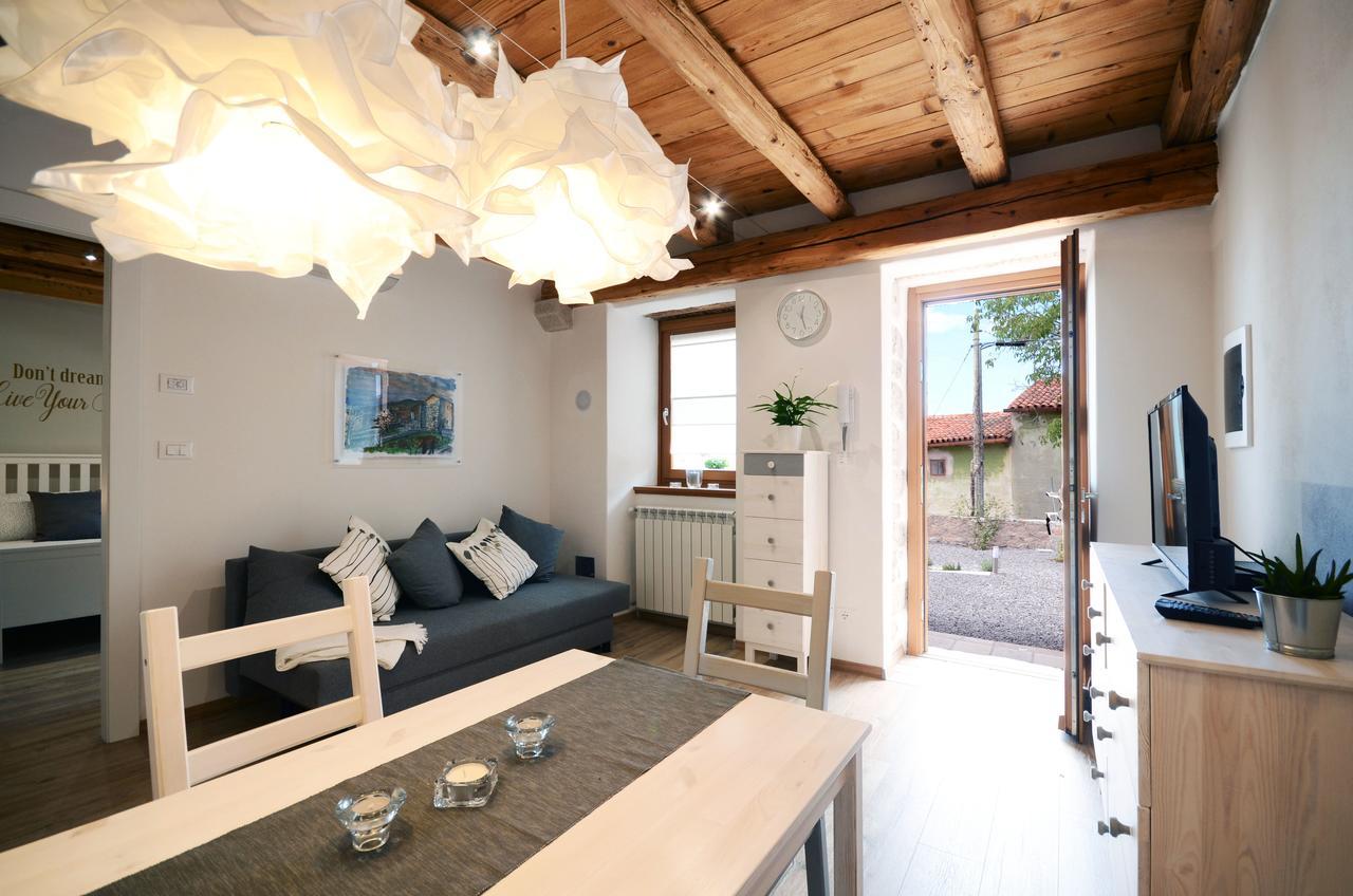 Matijevi Apartments Sistiana Eksteriør billede