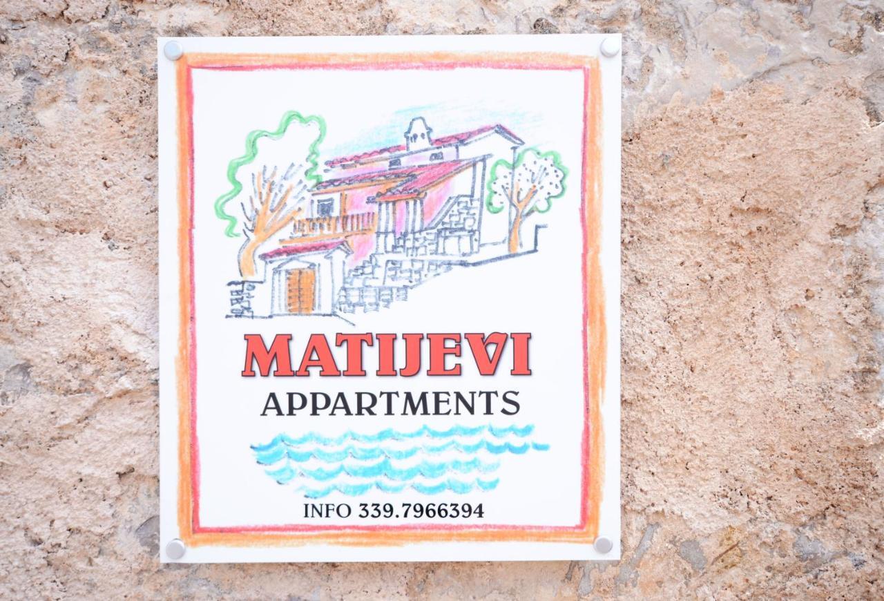 Matijevi Apartments Sistiana Eksteriør billede
